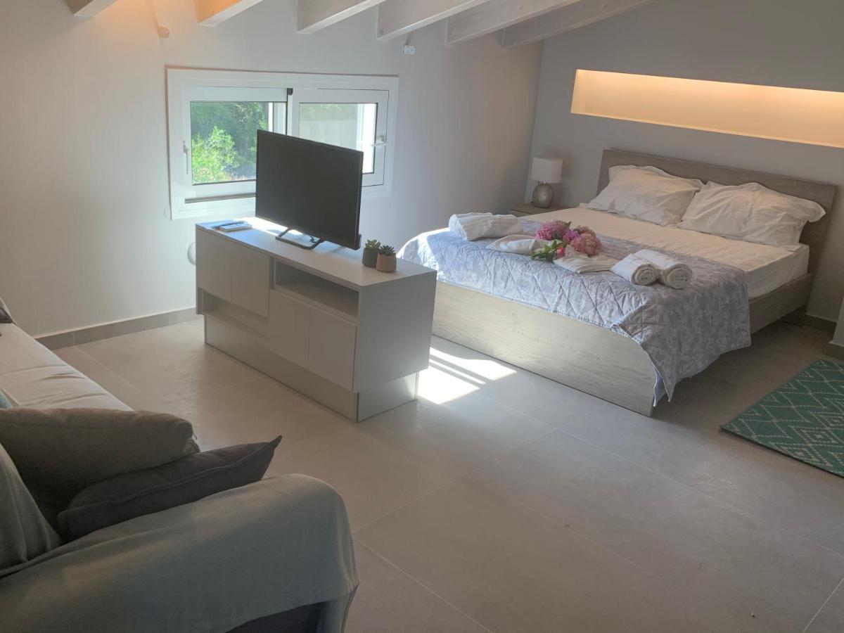 Terpsichore Boutique Bright New Sofita Studios And Appartment Dassia  Ngoại thất bức ảnh